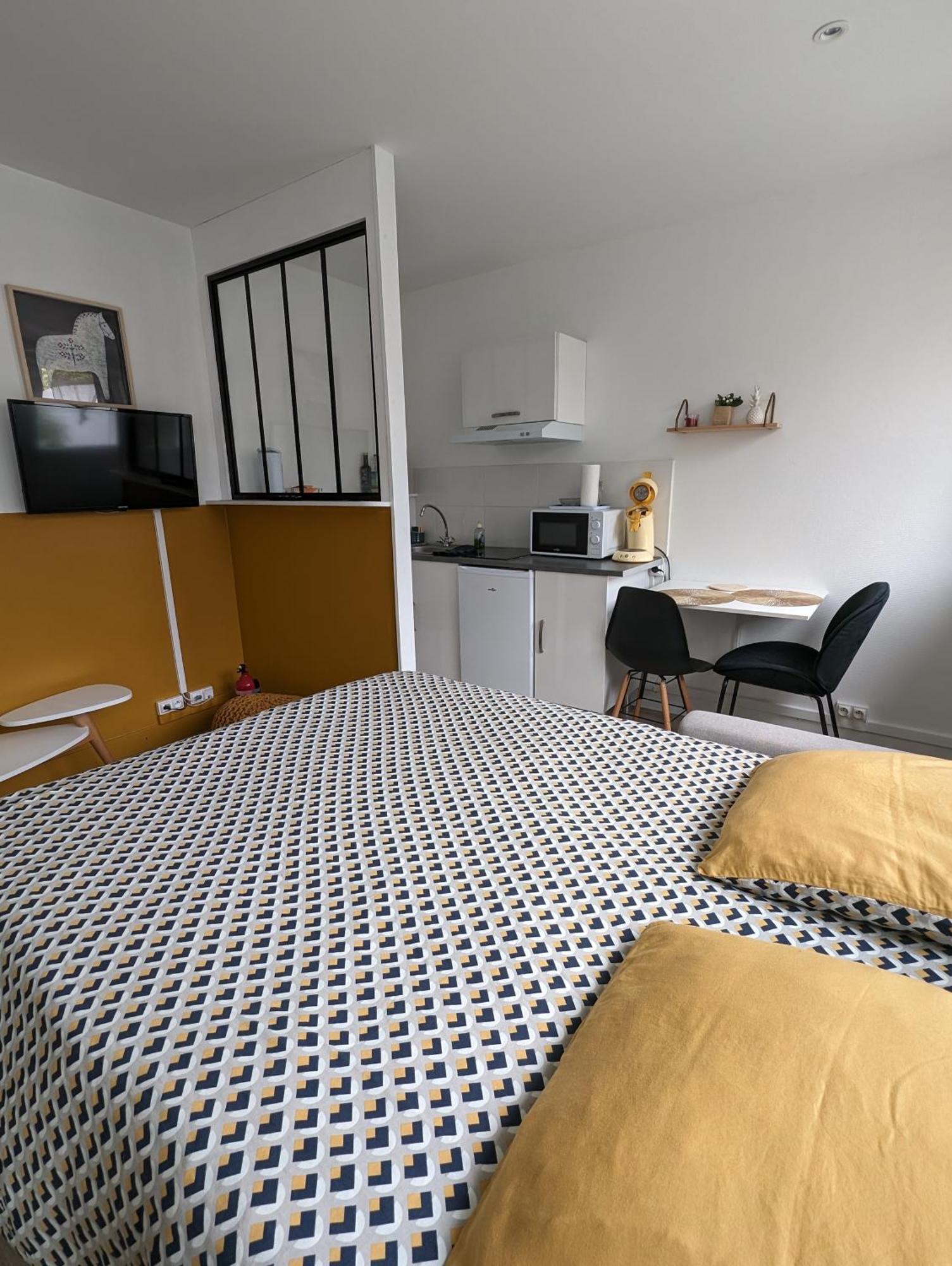 Stockholm- Studio Serenite Avec Jardin Charleville-Mézières Extérieur photo
